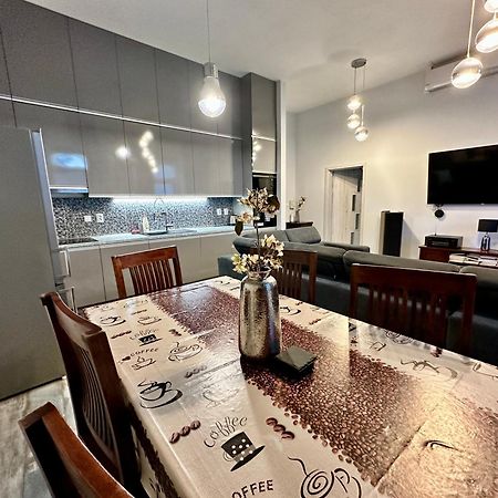 Royal City Centre Apartment ポプラト エクステリア 写真