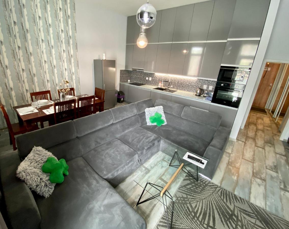 Royal City Centre Apartment ポプラト エクステリア 写真