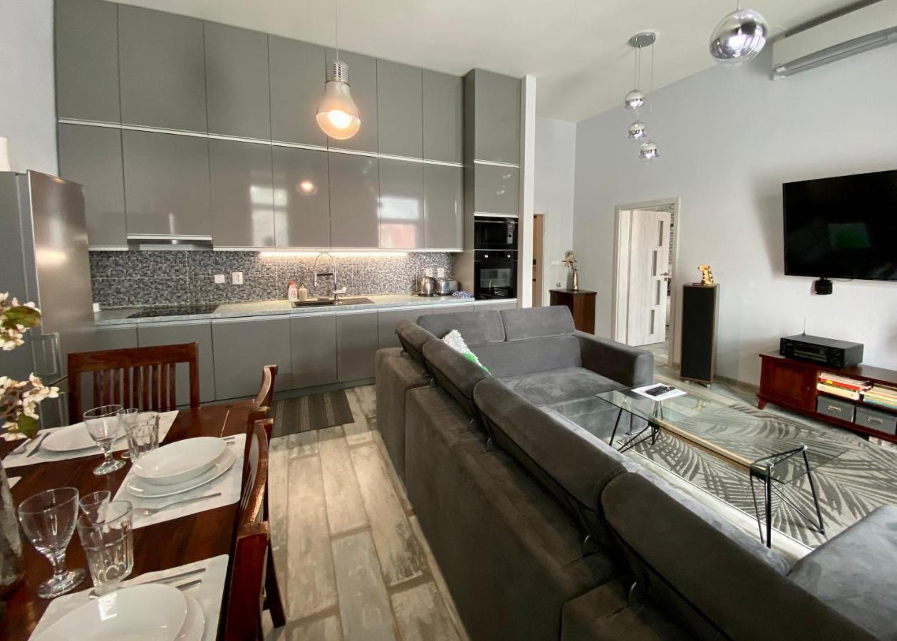 Royal City Centre Apartment ポプラト エクステリア 写真
