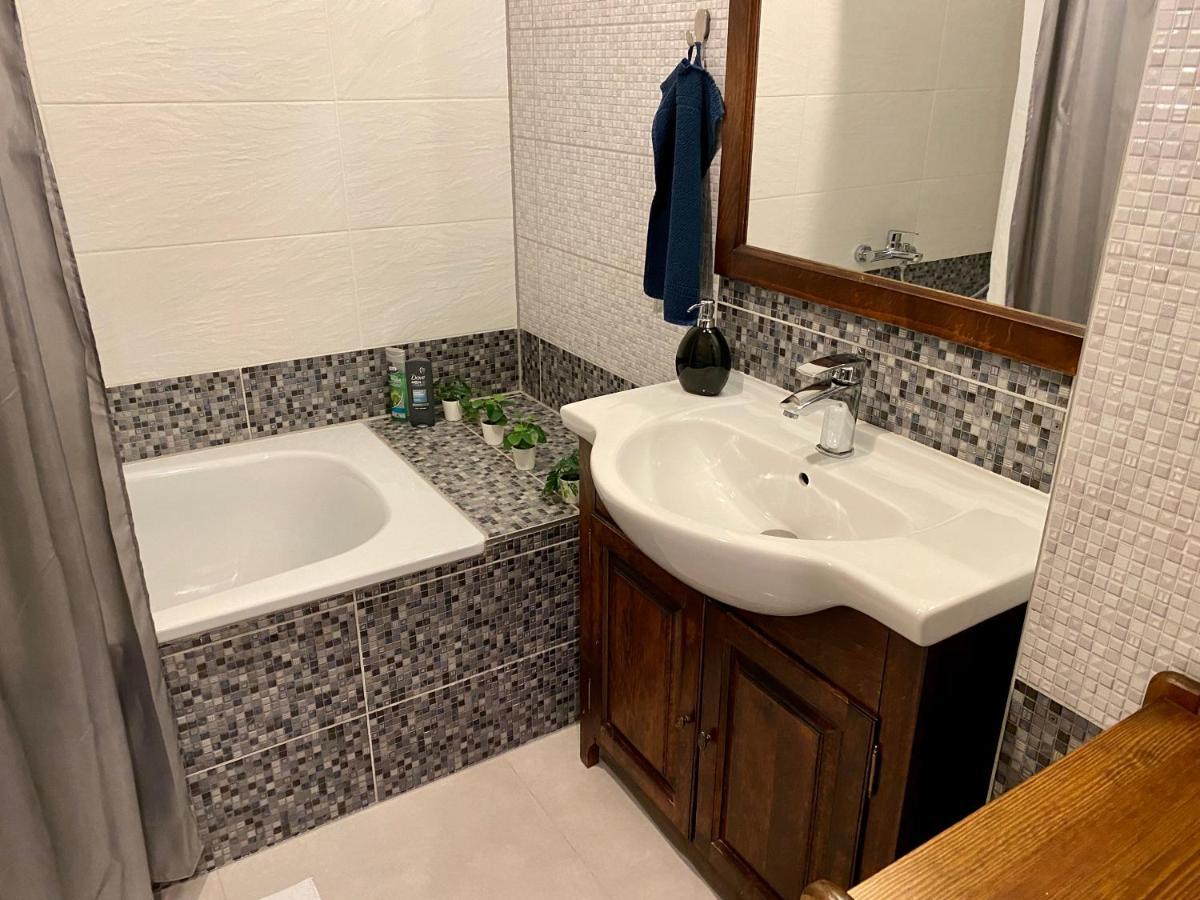 Royal City Centre Apartment ポプラト エクステリア 写真