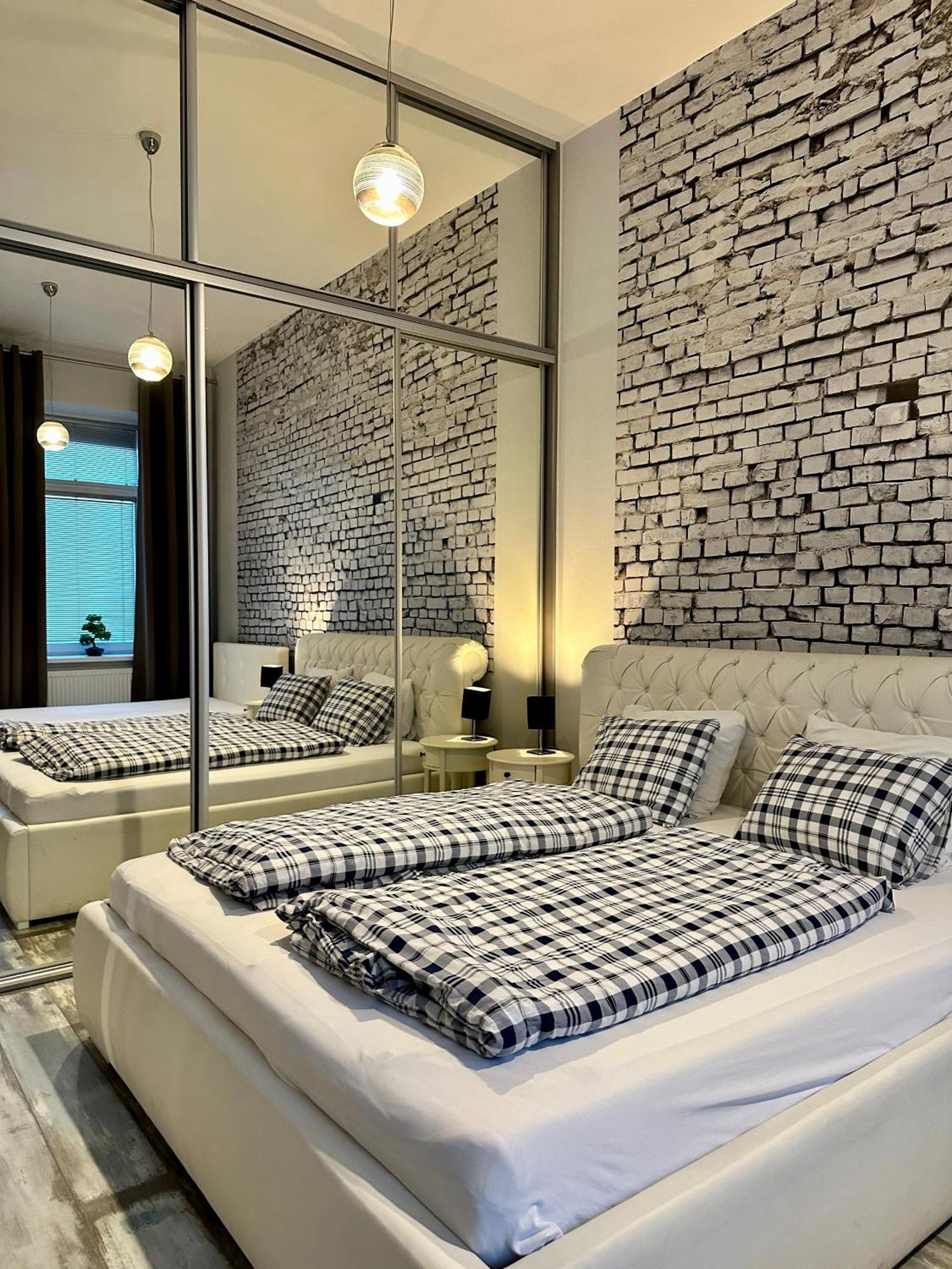 Royal City Centre Apartment ポプラト エクステリア 写真