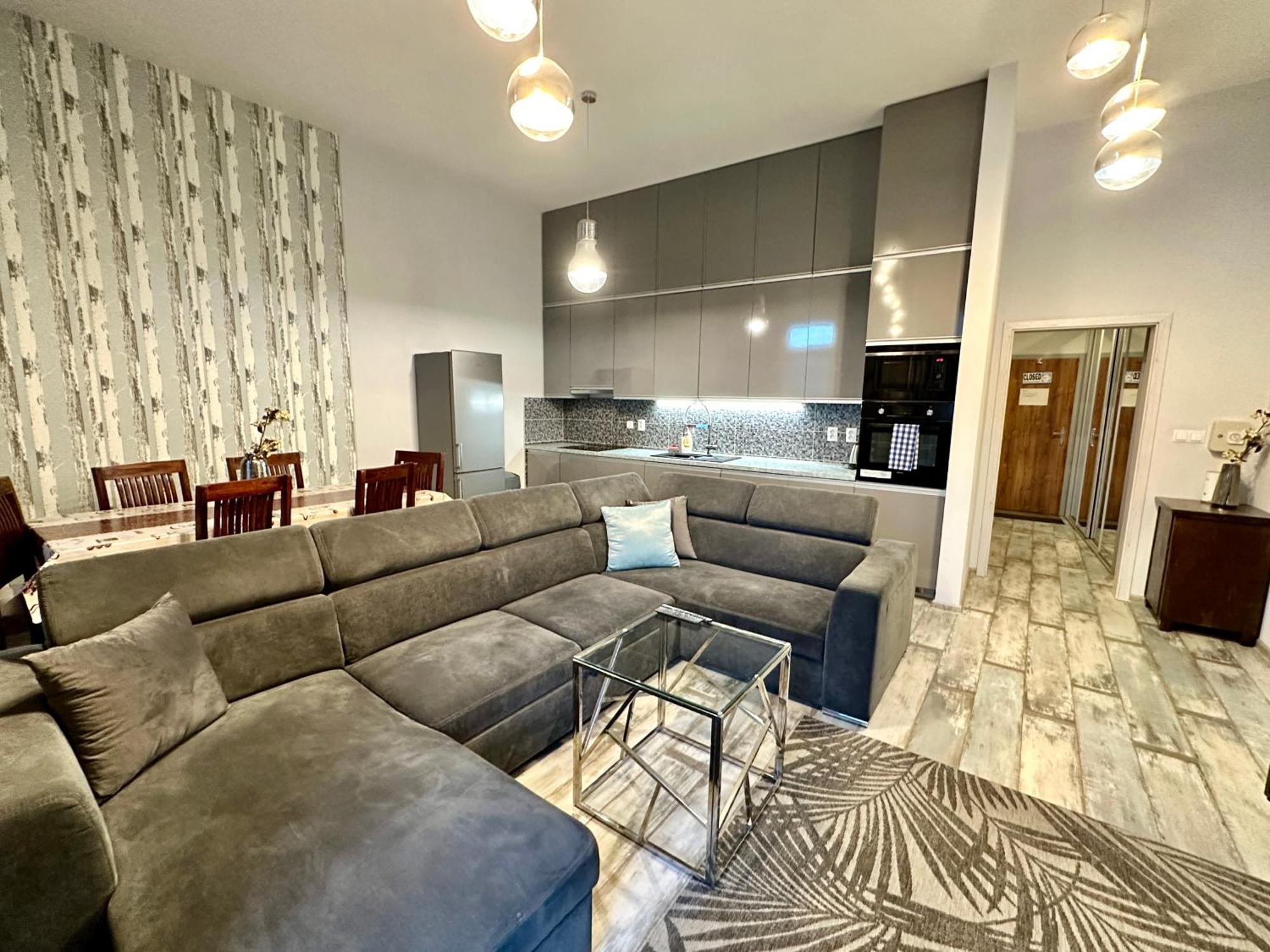Royal City Centre Apartment ポプラト エクステリア 写真