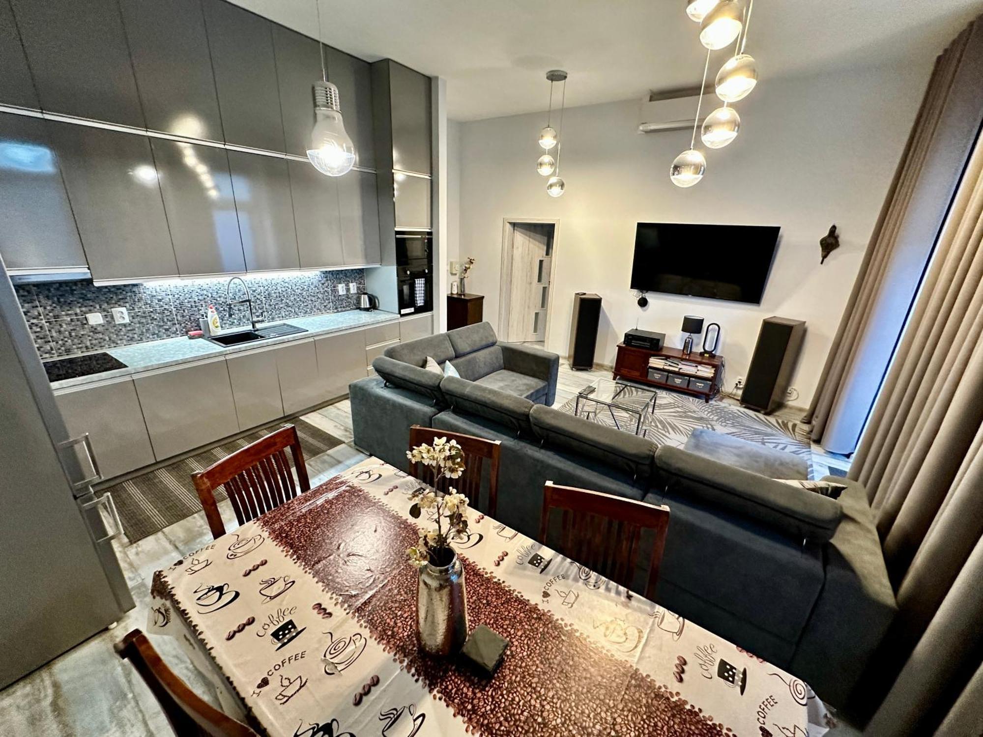 Royal City Centre Apartment ポプラト エクステリア 写真