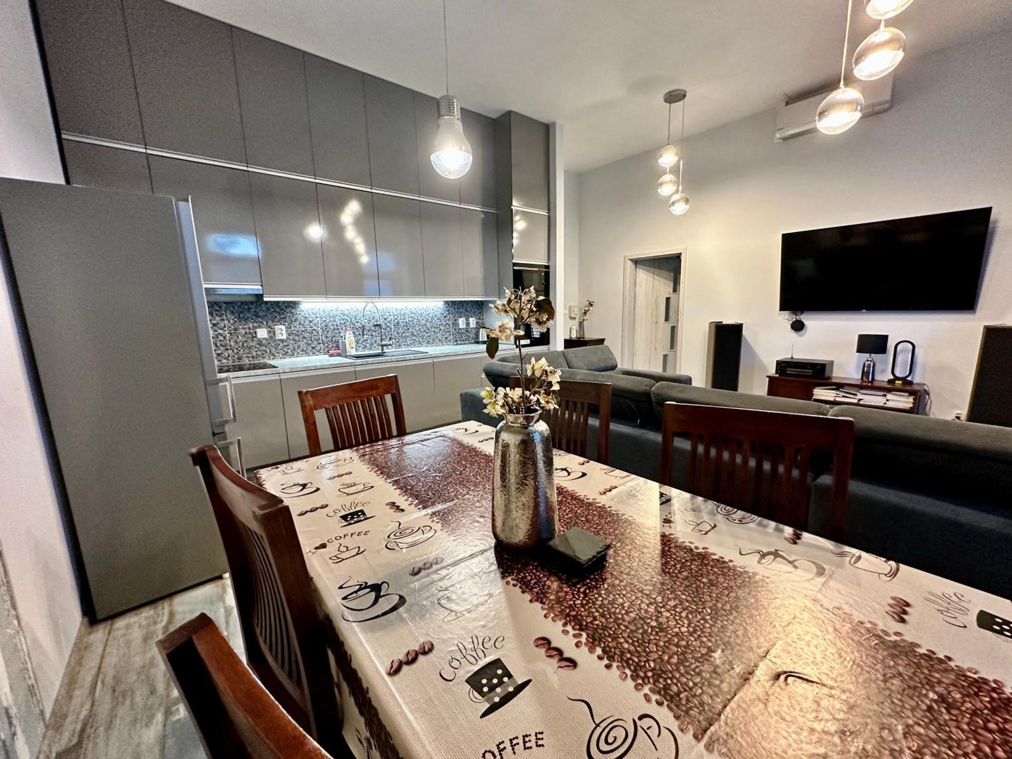Royal City Centre Apartment ポプラト エクステリア 写真