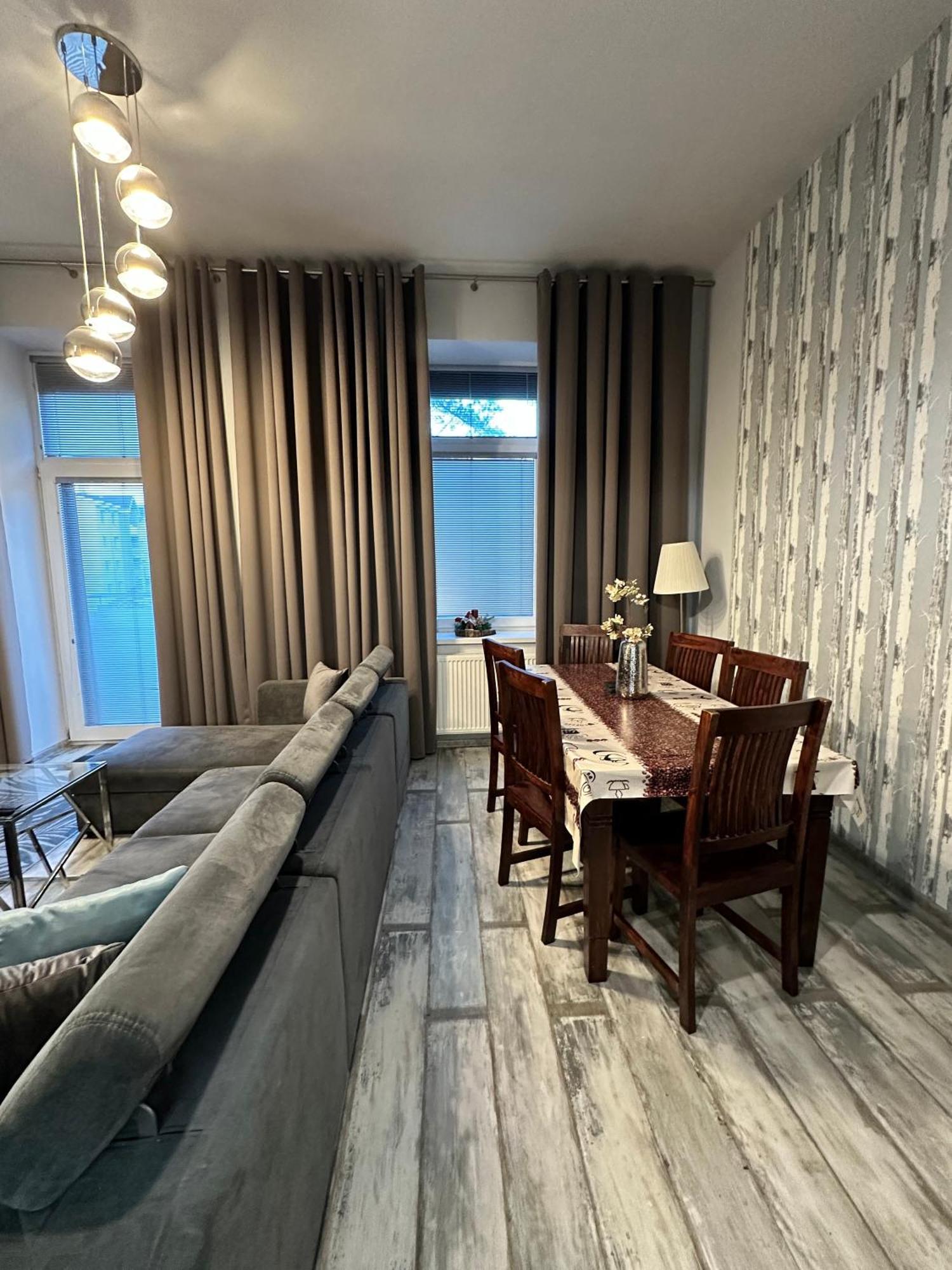 Royal City Centre Apartment ポプラト エクステリア 写真