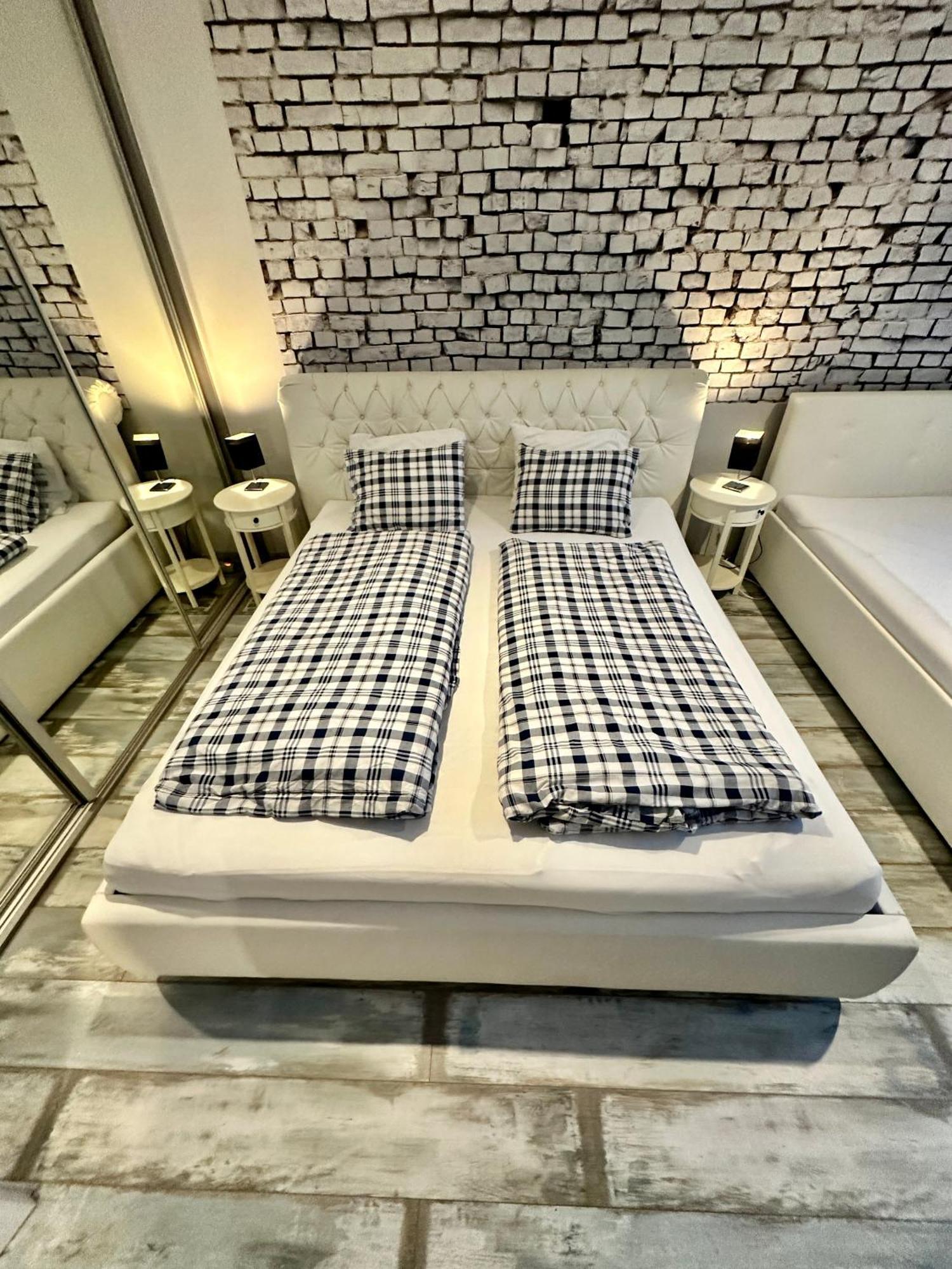 Royal City Centre Apartment ポプラト エクステリア 写真