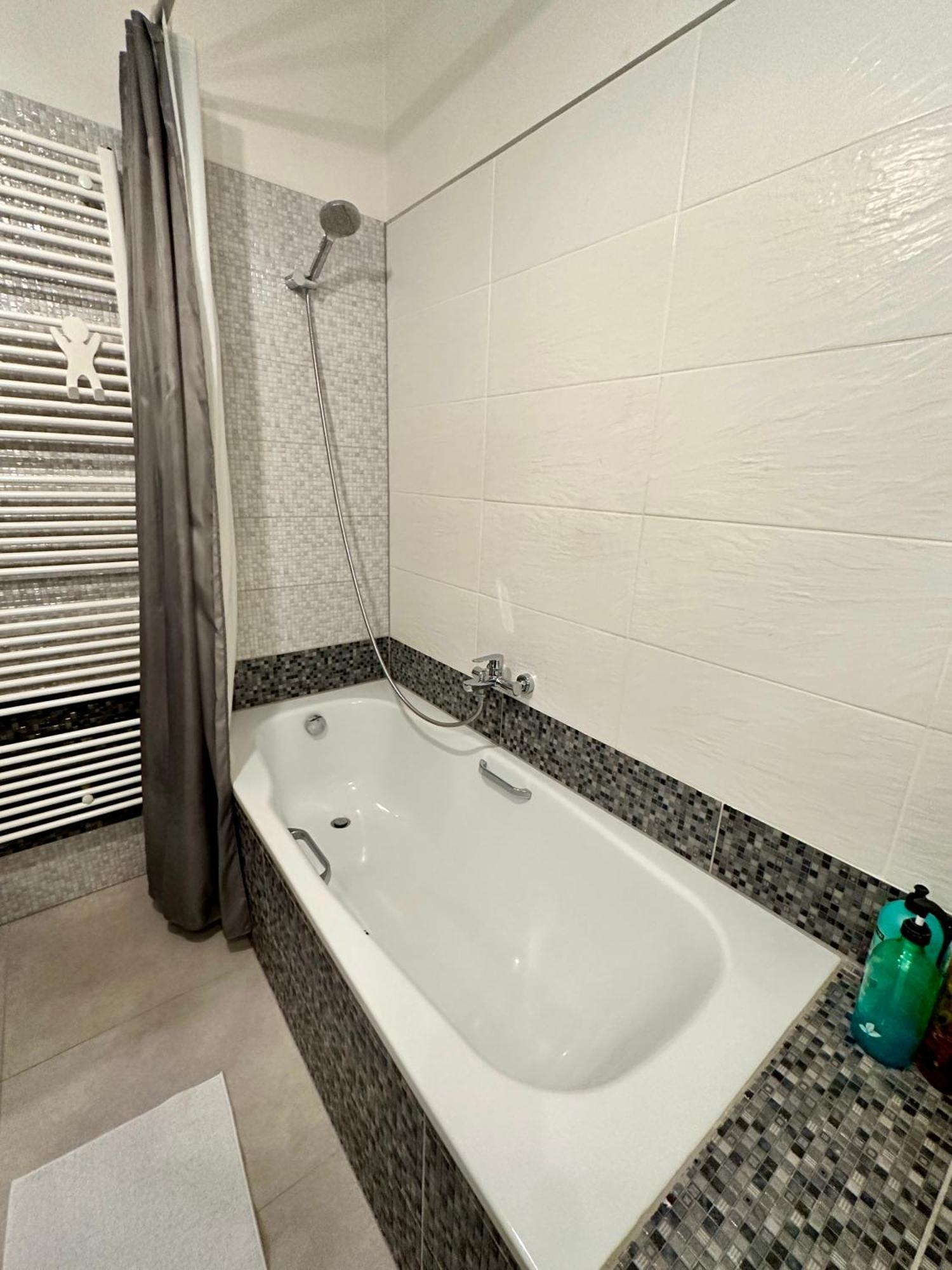 Royal City Centre Apartment ポプラト エクステリア 写真