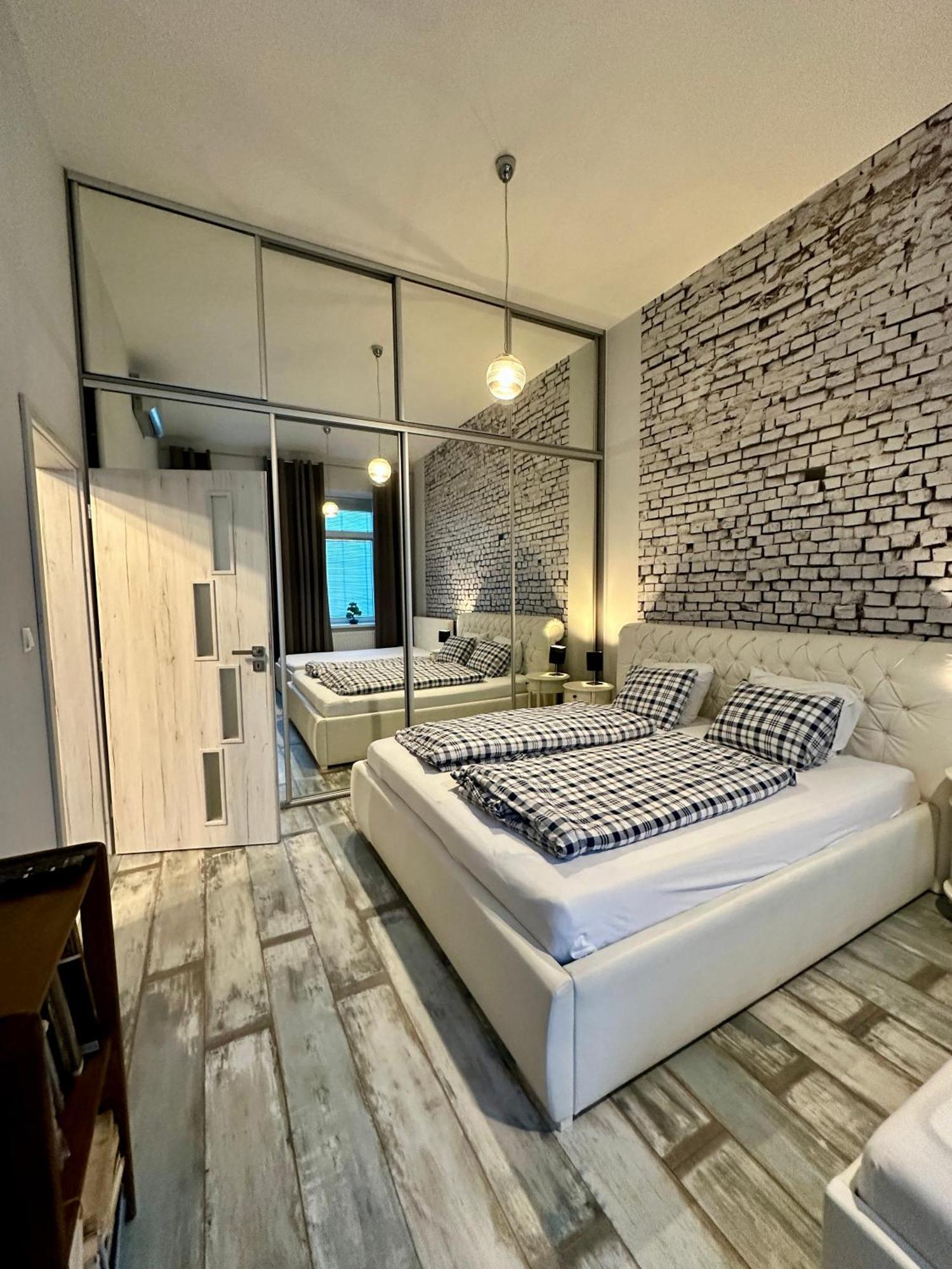 Royal City Centre Apartment ポプラト エクステリア 写真
